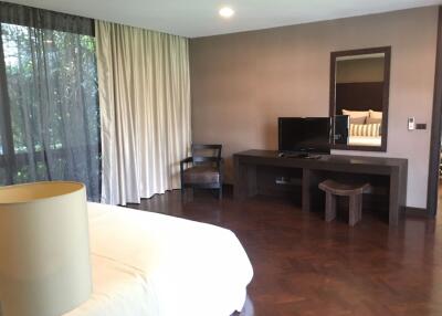 2 bed Condo in The Grand Villa Phrakhanongnuea Sub District C012127