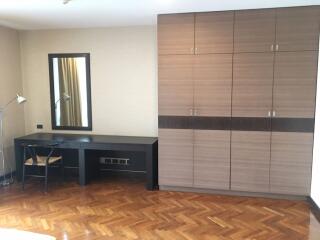 2 bed Condo in The Grand Villa Phrakhanongnuea Sub District C012126