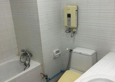2 ห้องนอน, 2 ห้องน้ำ คอนโด ราคา ฿ 28,000/เดือน