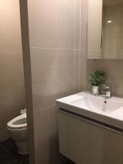 2 bed Condo in Park Origin Phromphong Khlongtan Sub District C012106