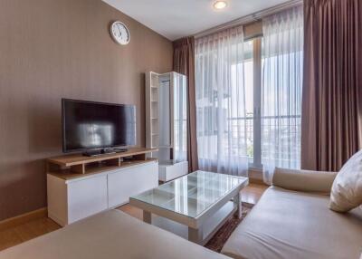 2 bed Condo in Life @ Ratchada Chankasem Sub District C012094