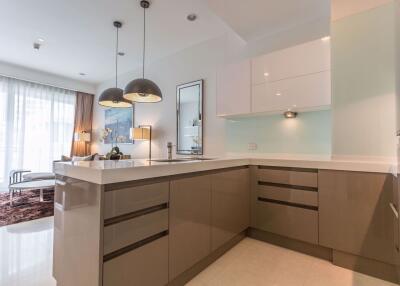 2 bed Condo in Q Langsuan Lumphini Sub District C012084