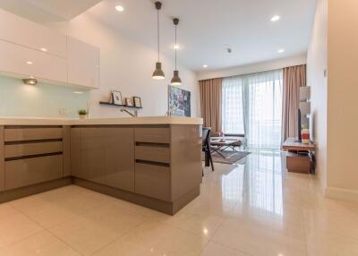 2 bed Condo in Q Langsuan Lumphini Sub District C012082