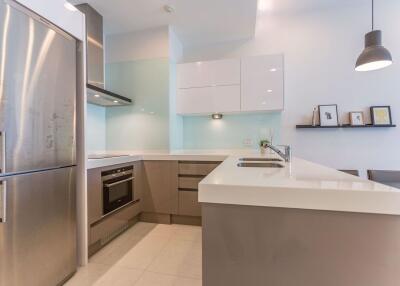 2 bed Condo in Q Langsuan Lumphini Sub District C012082