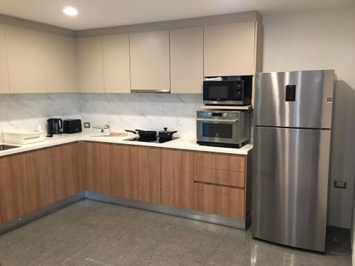 3 bed Condo in Somerset Sukhumvit Ekamai Phrakhanongnuea Sub District C012052