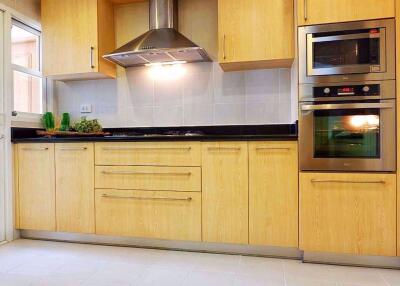 3 bed Condo in GM Height Khlongtoei Sub District C012046