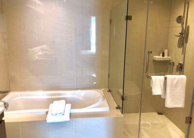 2 bed Condo in Vtara Sukhumvit 36 Phra Khanong Sub District C12030