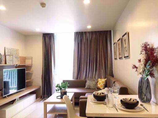 2 bed Condo in Downtown Forty Nine Khlong Tan Nuea Sub District C12021