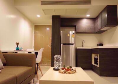 2 bed Condo in Downtown Forty Nine Khlong Tan Nuea Sub District C12021