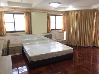 3 bed Penthouse in DH Grand Tower Khlong Tan Nuea Sub District P11070
