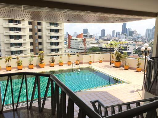 3 bed Penthouse in DH Grand Tower Khlong Tan Nuea Sub District P11070