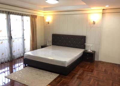 2 bed Condo in DH Grand Tower Khlong Tan Nuea Sub District C12013
