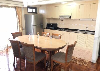 2 bed Condo in DH Grand Tower Khlong Tan Nuea Sub District C12013