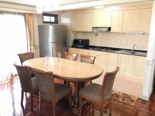 2 bed Condo in DH Grand Tower Khlong Tan Nuea Sub District C12013