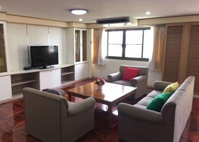 3 bed Condo in DH Grand Tower Khlong Tan Nuea Sub District C12012