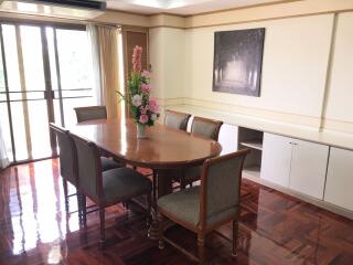 3 bed Condo in DH Grand Tower Khlong Tan Nuea Sub District C12012