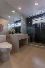 2 bed Condo in PPR Villa Khlong Tan Nuea Sub District C11981