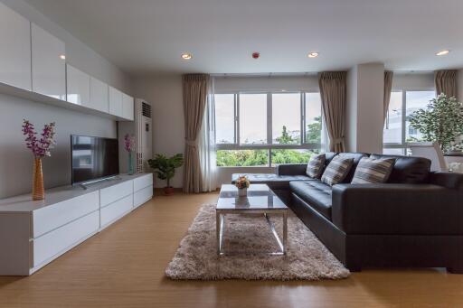 2 bed Condo in PPR Villa Khlong Tan Nuea Sub District C11981