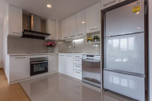 2 bed Condo in PPR Villa Khlong Tan Nuea Sub District C11981