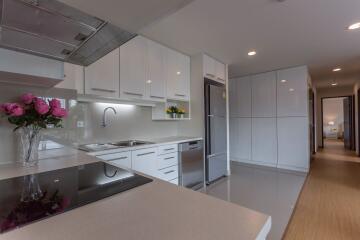 2 bed Condo in PPR Villa Khlong Tan Nuea Sub District C11981