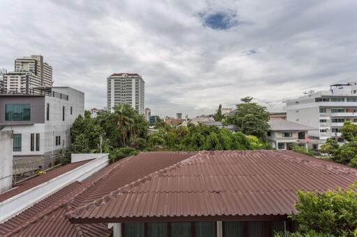 2 bed Condo in PPR Villa Khlong Tan Nuea Sub District C11981