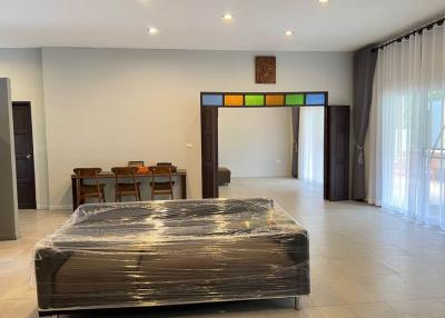 5 Bedrooms Pool villa for rent in Maerim