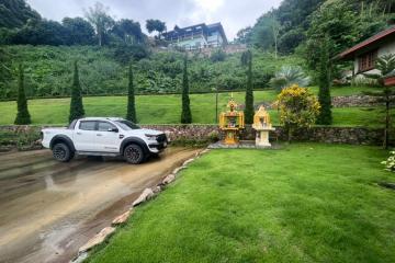 Swiss house for rent, resort style, 3 bedrooms, 4 bathrooms, surrounded by nature, 360 degree views.