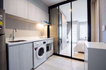 Studio bed Condo in Life One Wireless Lumphini Sub District C11953