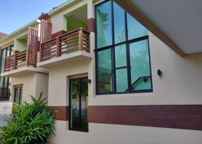 ีSell ​​/ rent with private swimming pool with 4 bedrooms, in Land and Houses Maejo project.