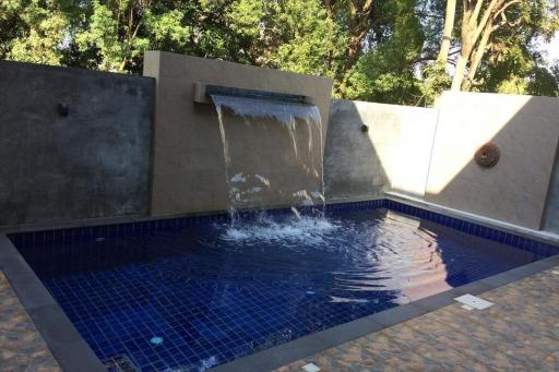 ีSell ​​/ rent with private swimming pool with 4 bedrooms, in Land and Houses Maejo project.