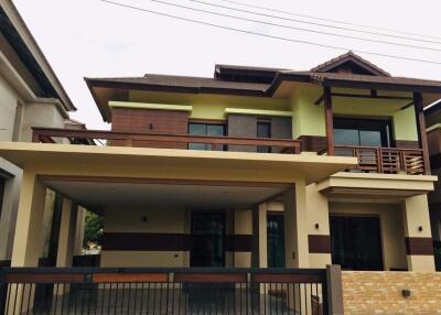 ีSell ​​/ rent with private swimming pool with 4 bedrooms, in Land and Houses Maejo project.