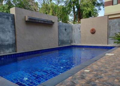 ีSell ​​/ rent with private swimming pool with 4 bedrooms, in Land and Houses Maejo project.