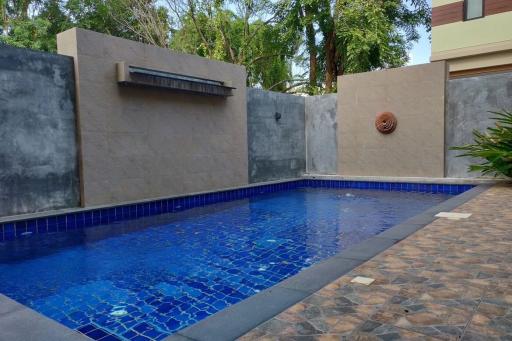 ีSell ​​/ rent with private swimming pool with 4 bedrooms, in Land and Houses Maejo project.