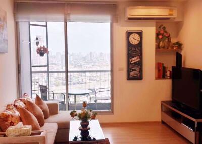 2 bed Condo in Rhythm Sukhumvit Phra Khanong Sub District C11930