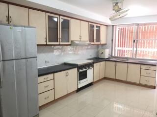 3 bed Condo in Sawan Court Khlongtan Sub District C11924