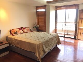 4 bed Penthouse in Neo Aree Apartment Khlongtan Sub District P11068