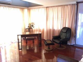 4 bed Penthouse in Neo Aree Apartment Khlongtan Sub District P11068