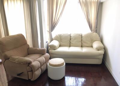 3 bed Condo in Neo Aree Apartment Khlongtan Sub District C11923