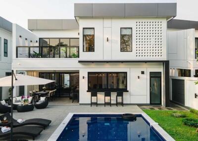 Pool Villa Modern Style For Sale in WangTan 2