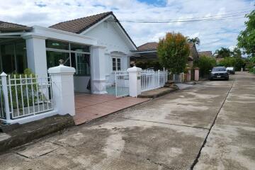 New Renovated 3 Bedrooms Single Story House For Sale in San Sai Noi