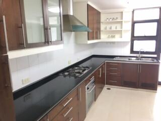 3 bed Condo in Neo Aree Apartment Khlongtan Sub District C11922