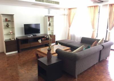 3 bed Condo in Neo Aree Apartment Khlongtan Sub District C11922