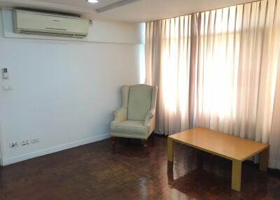 3 bed Condo in Neo Aree Apartment Khlongtan Sub District C11921