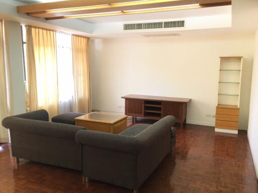 3 bed Condo in Neo Aree Apartment Khlongtan Sub District C11921