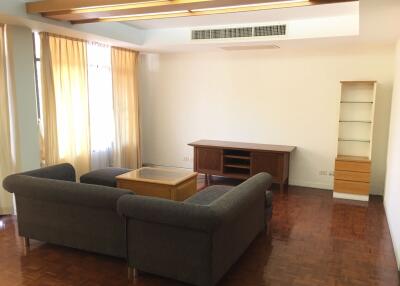 3 bed Condo in Neo Aree Apartment Khlongtan Sub District C11921