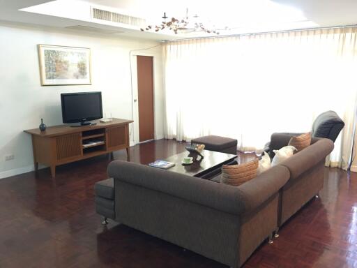 3 bed Condo in Neo Aree Apartment Khlongtan Sub District C11919