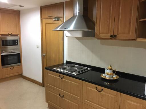 2 bed Condo in Empire Sawasdee Khlong Toei Nuea Sub District C11918