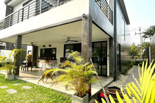 3 ห้องนอน Modern Pool Villa สําหรับ ขาย ใน หางดง