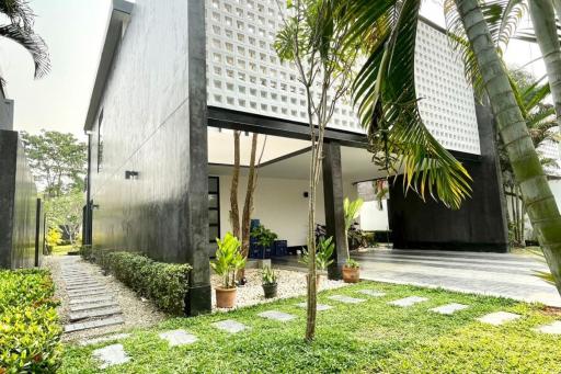 3 ห้องนอน Modern Pool Villa สําหรับ ขาย ใน หางดง