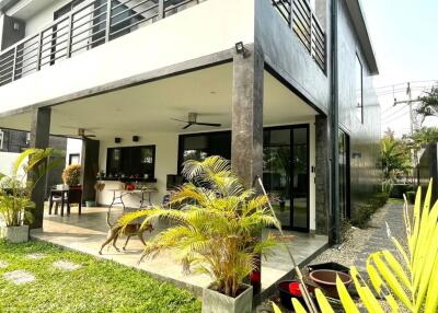 3 ห้องนอน Modern Pool Villa สําหรับ ขาย ใน หางดง